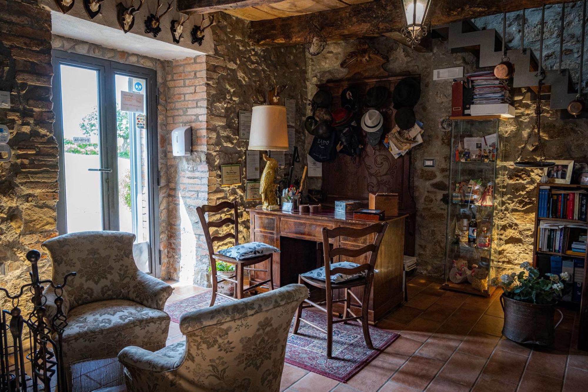 Gasthaus Country Relais La Torretta Baronale San Giorgio del Sannio Exterior foto